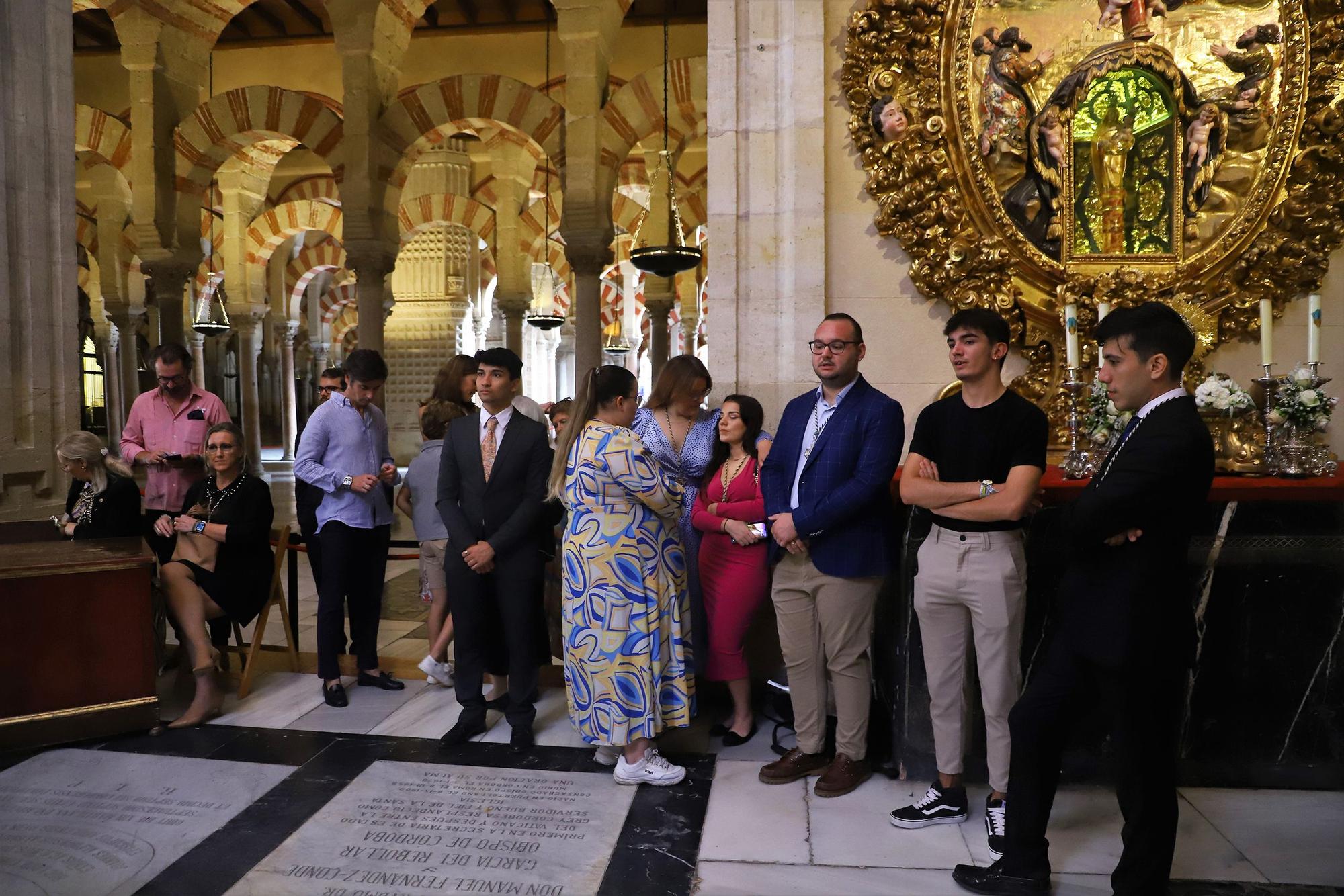 Besamanos de la Virgen de LaPaz en la Mezquita-Catedral