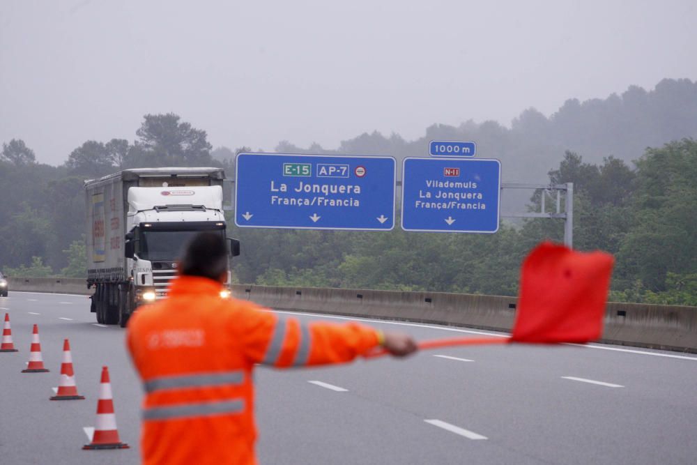 Accident amb matèries perilloses a l'autopista AP-7