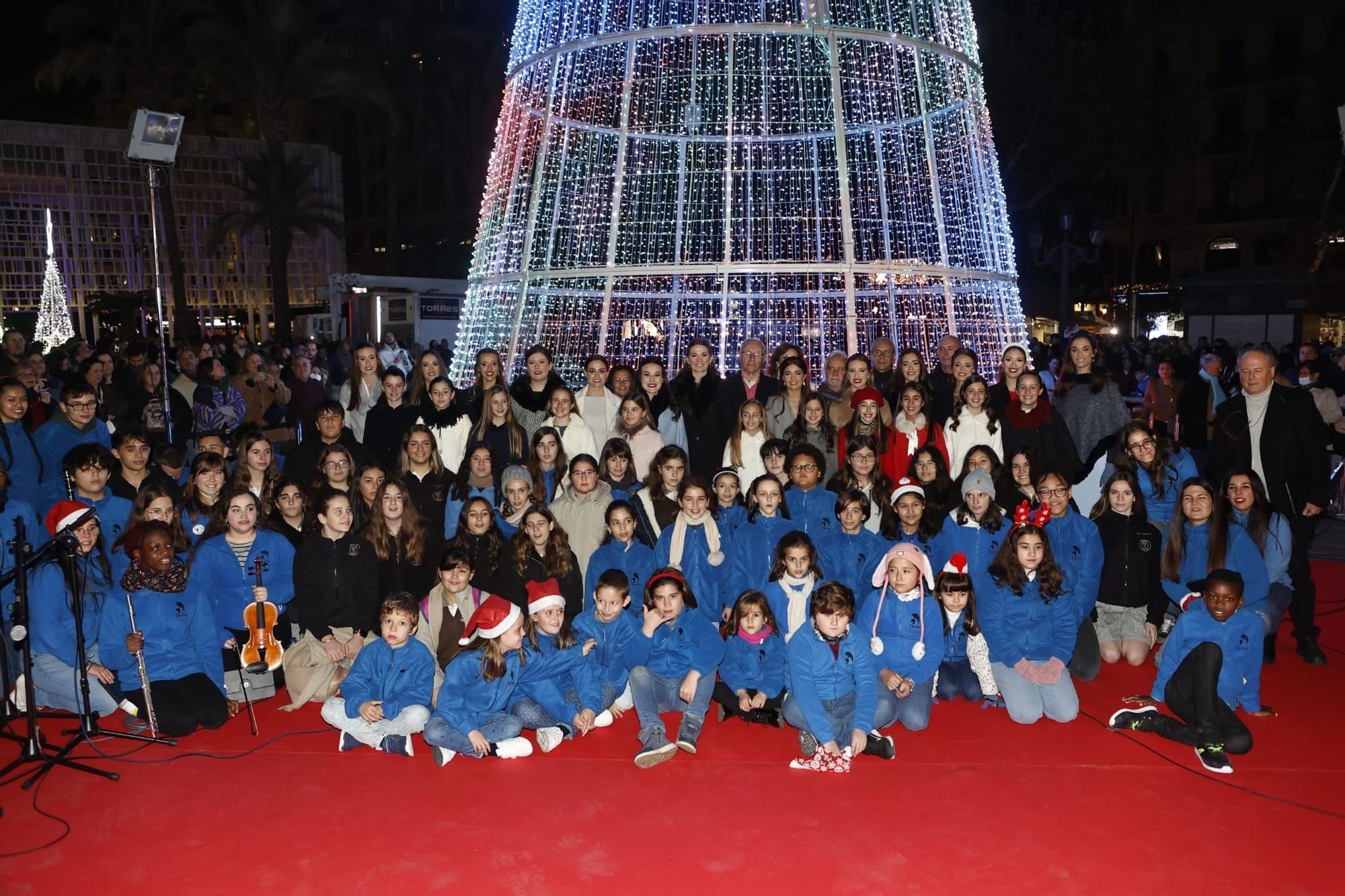 La Navidad llega a València: el encendido de luces acompañado de villancicos