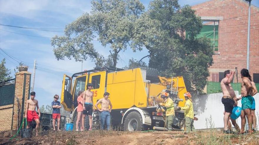 Detenidos 2 jóvenes en relación con un incendio en Los Montitos