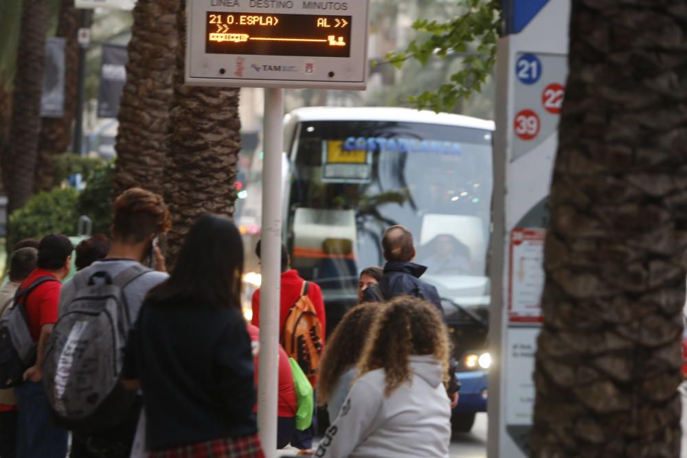 Trabajadores del transporte escolar en huelga