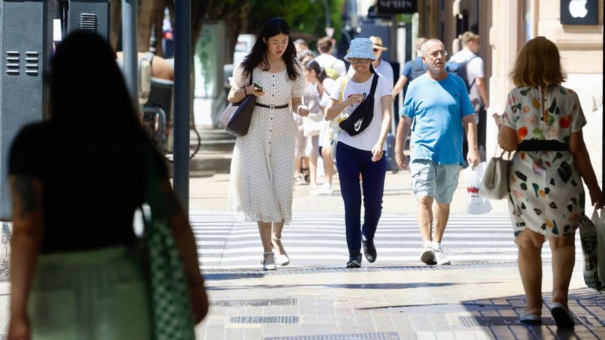 El turista estadounidense y asiático impulsa la venta en los centros comerciales valencianos