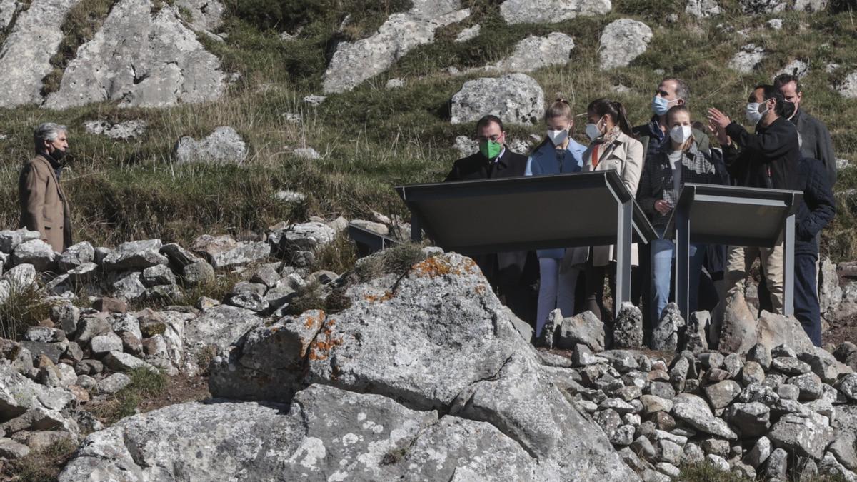 Pueblo Ejemplar 2021: La Familia Real visita Santa María del Puerto, en Somiedo