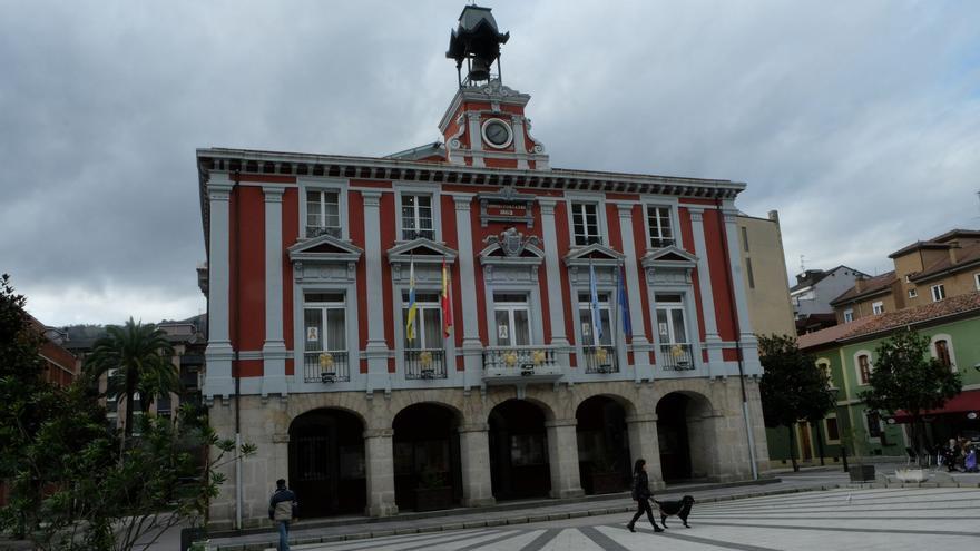 La Casa Consistorial de Mieres gastará menos energía: finalizan las obras en ventanas y calefacción para reducir el consumo