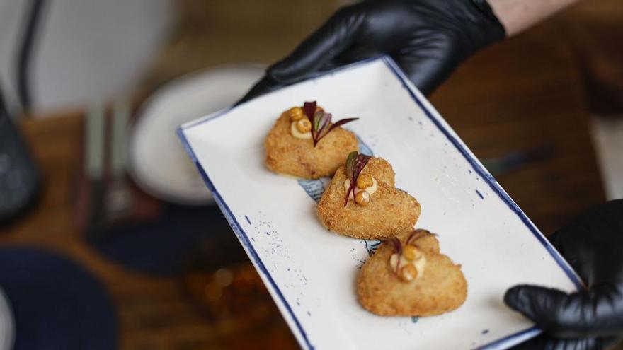 Lourdes Álvarez, madre de 11 hijos, desvela su secreto para unas croquetas cremosas: "A la bechamel le pongo una cebolla dulce"