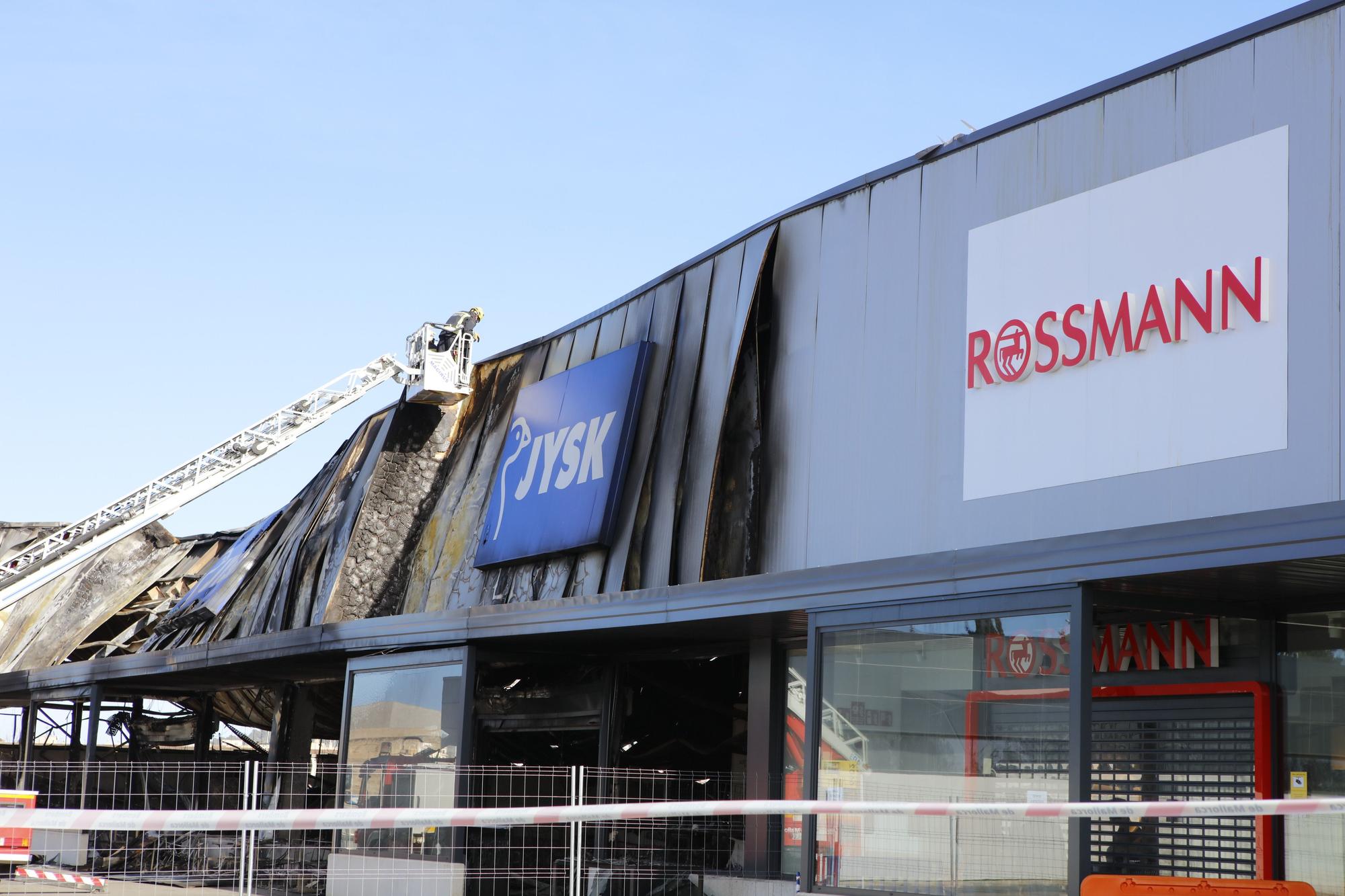 Großbrand auf Mallorca: Verwüstung bei Rossmann auf Mallorca