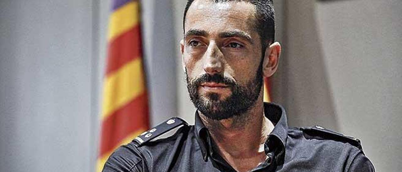 Eduardo PÃ©rez, inspector jefe del Grupo de Atracos de la PolicÃ­a Nacional en Balears, durante la entrevista con este diario.