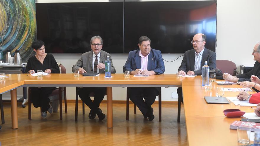 El ministro Joan Subirats, en el Rectorado de la Universidade da Coruña, en A Maestranza