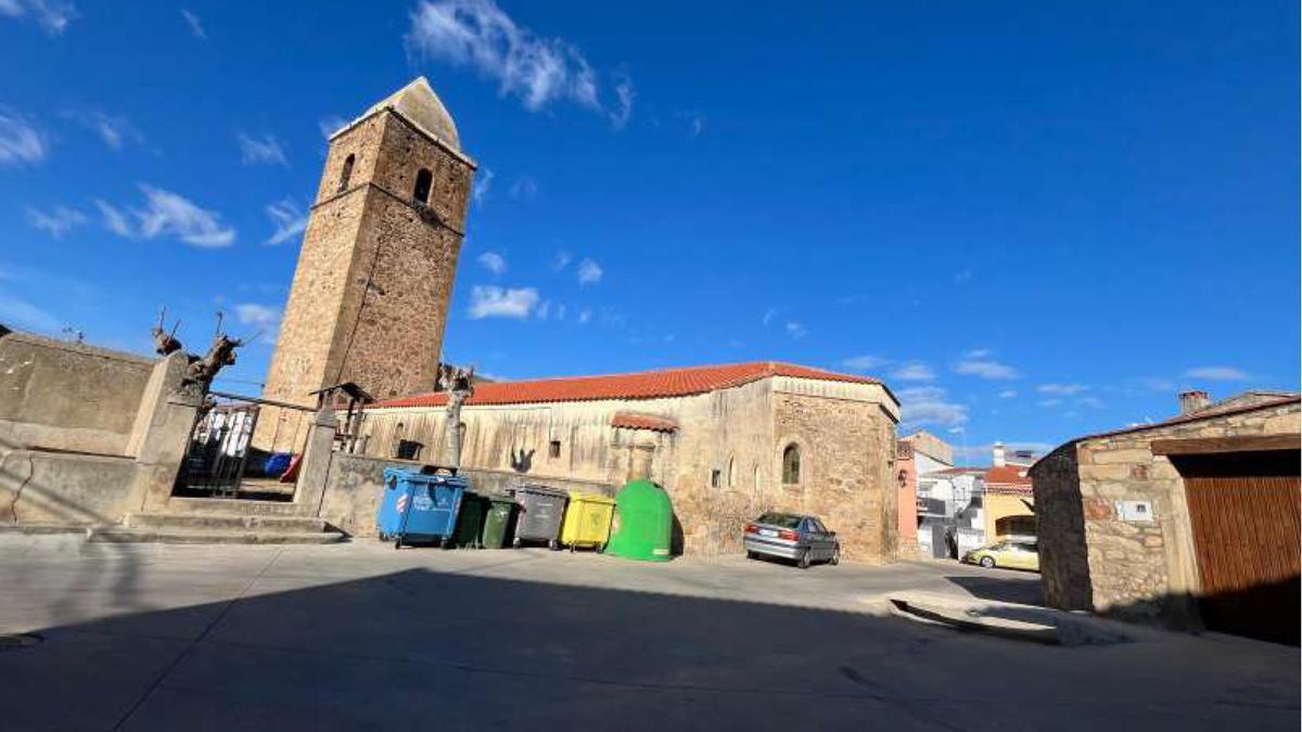 La iglesia de San Pedro Apóstol de Robledillo de Trujillo