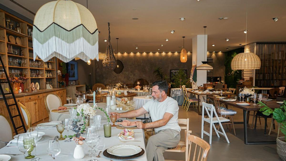 Miquel Pous al «showroom» de Grup Pous a Fornells de la Selva.