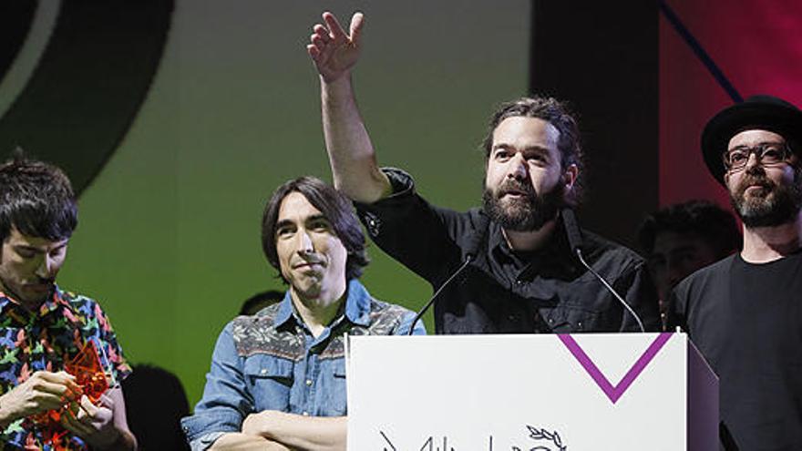 El grupo Vetusta Morla recoge el premio Al Mejor Directo.