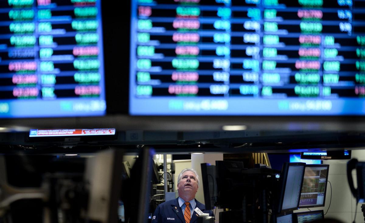 Mirando los indicadores en Wall Street.