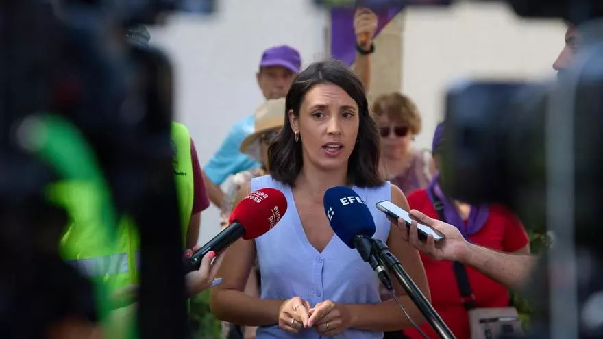 Montero pide una "muestra de las actas" en Venezuela para poder "respetar" los resultados