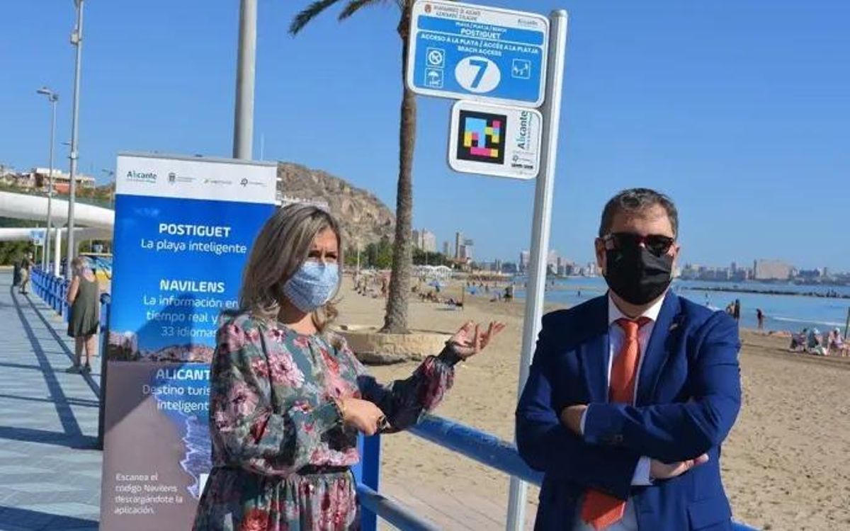 La presentación de la señalética de Navilent en El Postiguet.