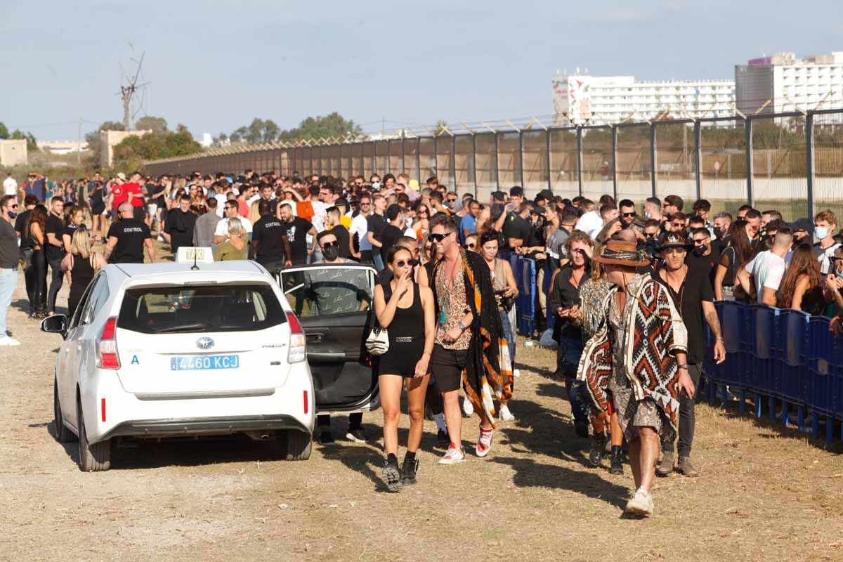 Cientos de personas en la apertura de las discotecas