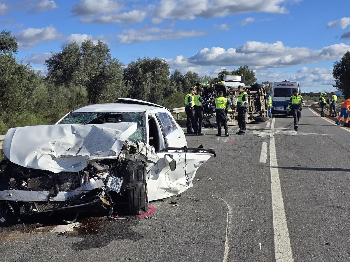 Así ha quedado el turismo después del accidente.