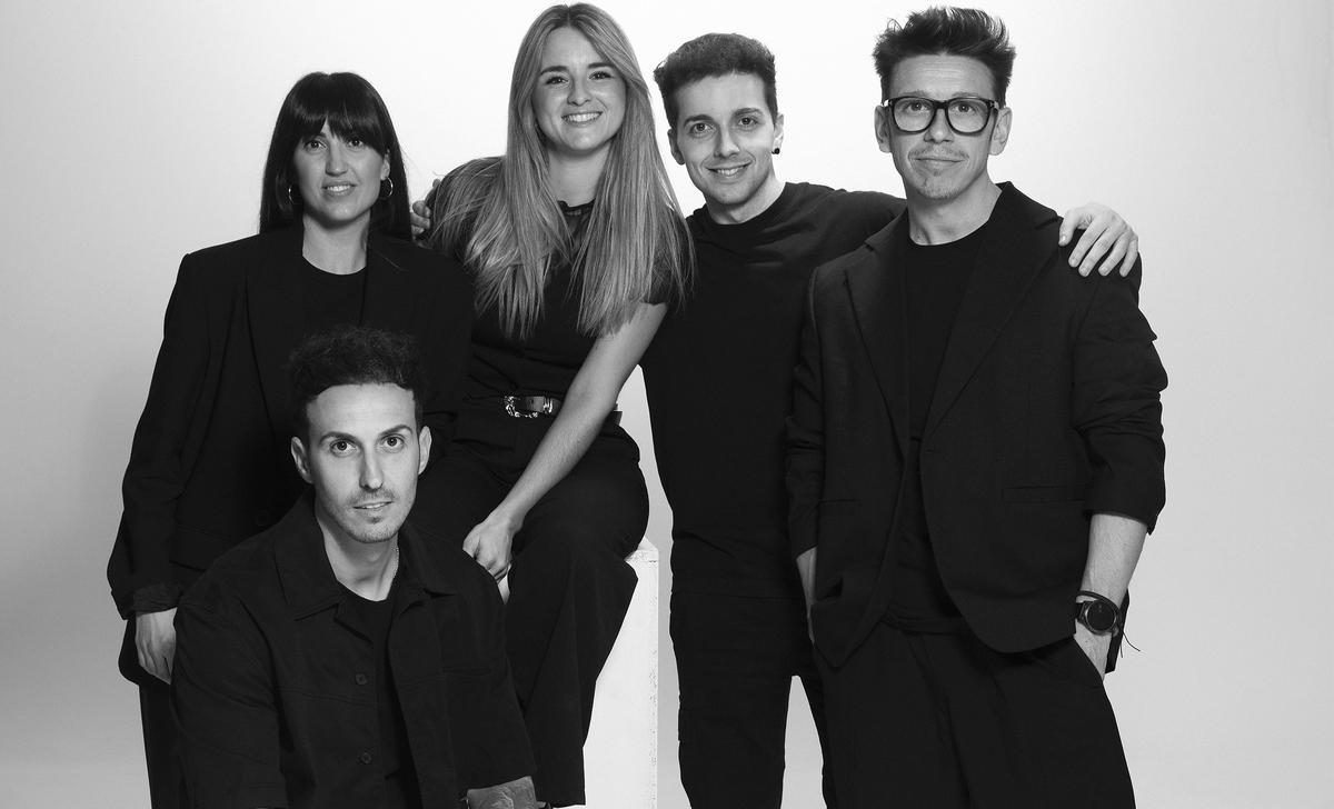 Equipo artístico de Carlos Valiente.