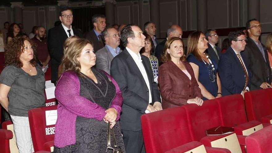 La cónsul general de Argentina, Silvina Montenegro, junto a Caballero, ayer durante la celebración. // R. Grobas