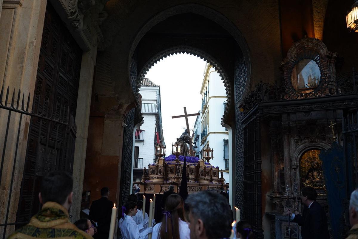 Procesión del Cristo de la Corona. Procesión del Cristo de la Corona.