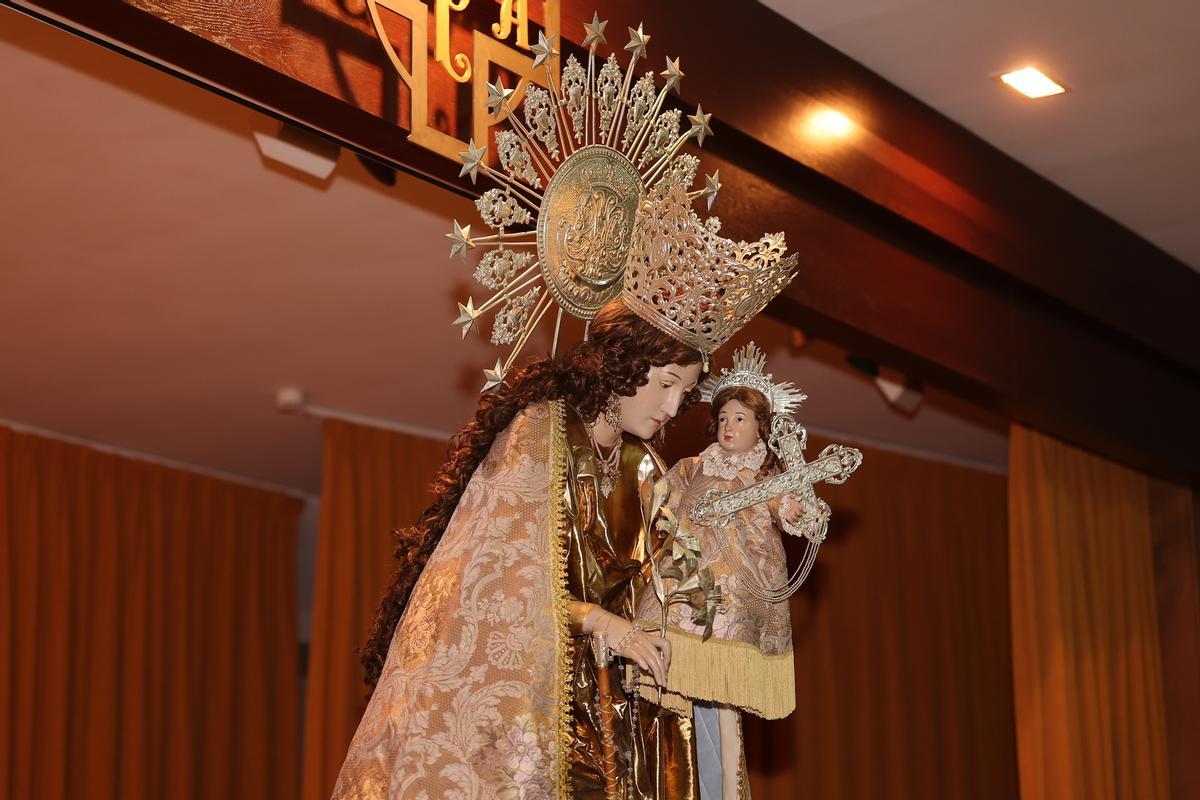 Ofrenda fallera en el Cottolengo del Padre Alegre