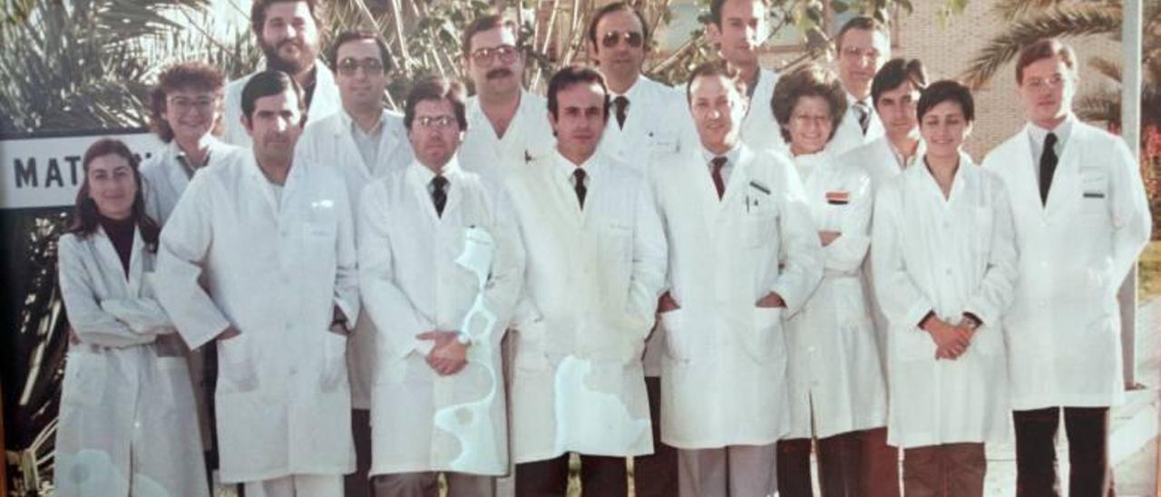 Imagen del equipo de profesionales que puso en marcha el servicio de Obstetricia en el Hospital hace 36 años