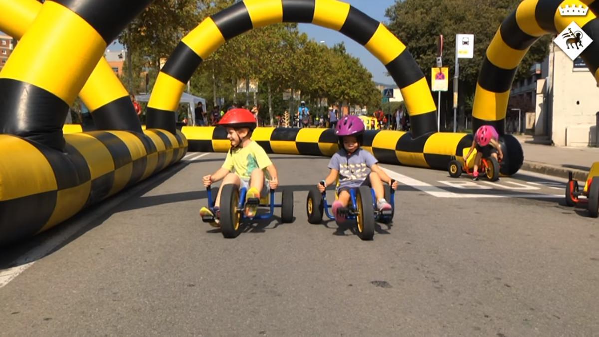 Viladecans cierra el paseo de la Marina para el disfrute de los peatones.