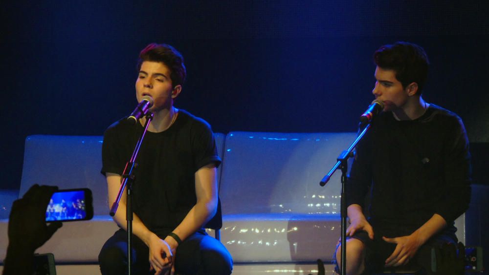 Gemeliers embogeix les adolescents gironines en un concert a Girona