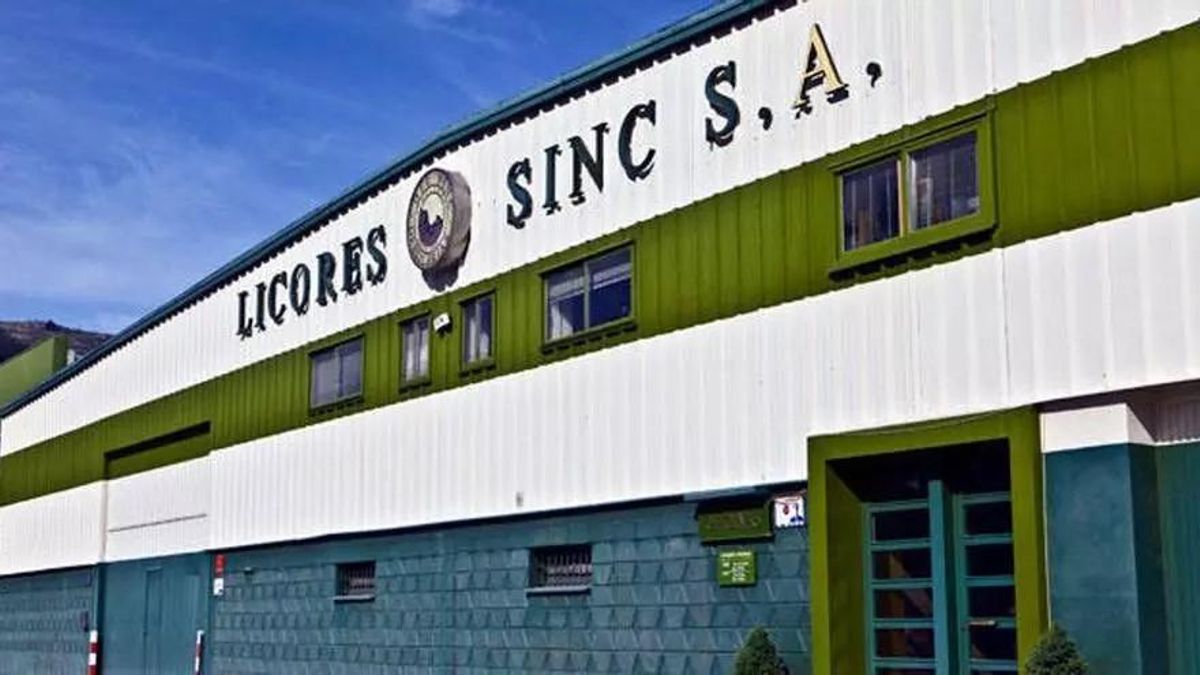 La fachada del grupo Licores Sinc en Alcoy.