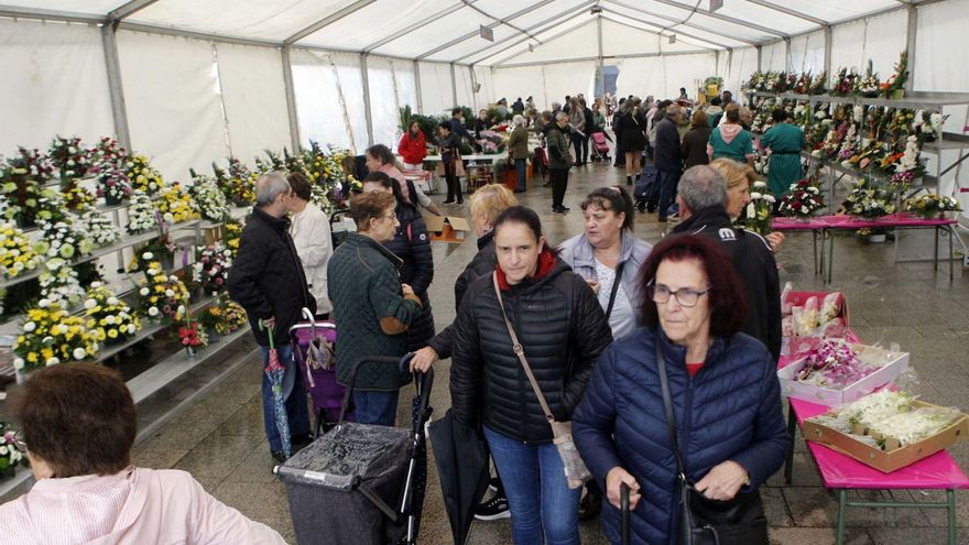 El Mercado de las Flores de Vilagarcía, que abrió sus puertas ayer, entre la plaza de abastos y Vista Alegre. | PARGA