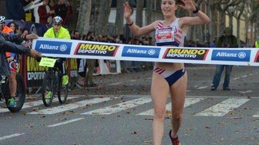 L&#039;atleta Meritxell Soler celebra la victòria.