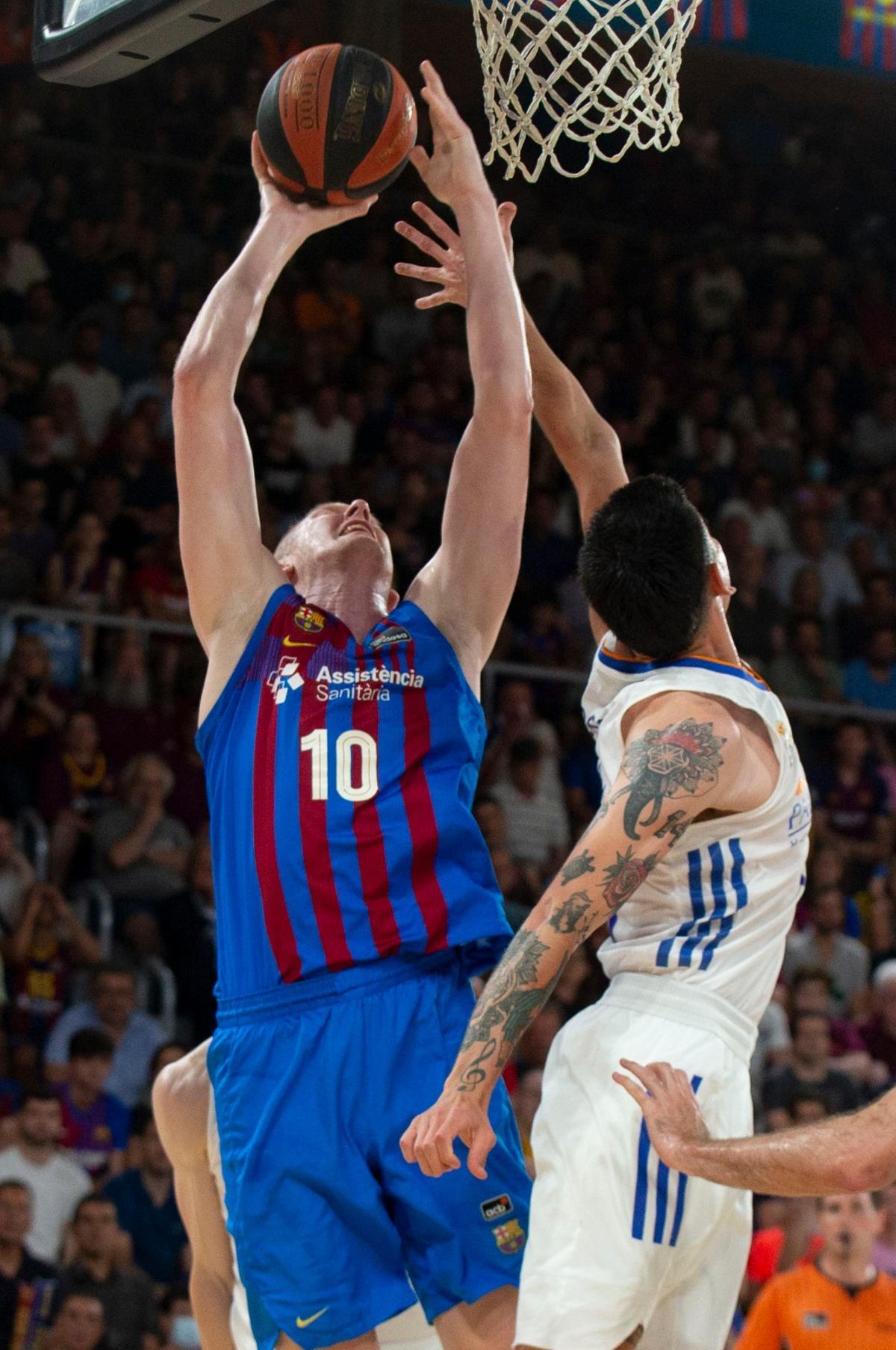 ¡Locura total en el Palau! Así fue el sufrido triunfo del Barça para igualar la final ¡Locura total en el Palau! Así fue el sufrido triunfo del Barça para igualar la final