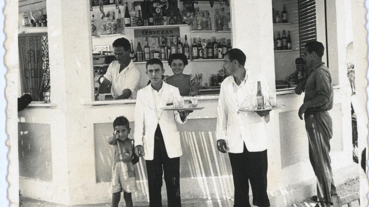 Foto histórica del Kiosco El Tintero