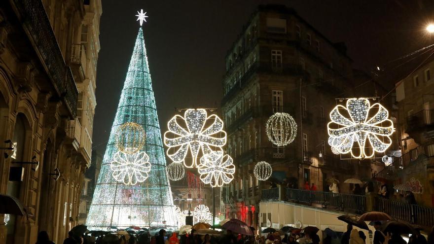 El árbol de Navidad de Vigo, tras su encendido en la Navidad de 2022.