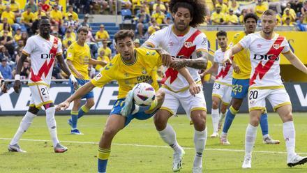 Resumen, goles y highlights del Las Palmas 0 - 1 Rayo Vallecano de la jornada 10 de LaLiga EA Sports