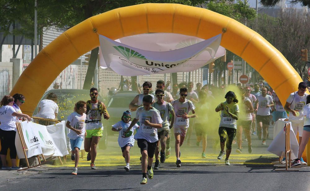 La colorida carrera organizada por Unicaja volvió a concentrar un ambiente joven y festivo en el entorno del estadio Ciudad de Málaga