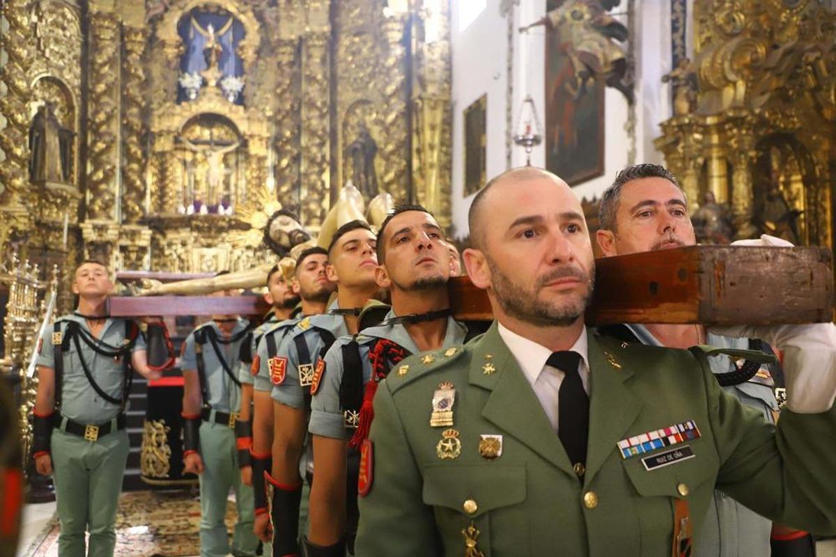 La Legión de Córdoba con el Señor de la Caridad.