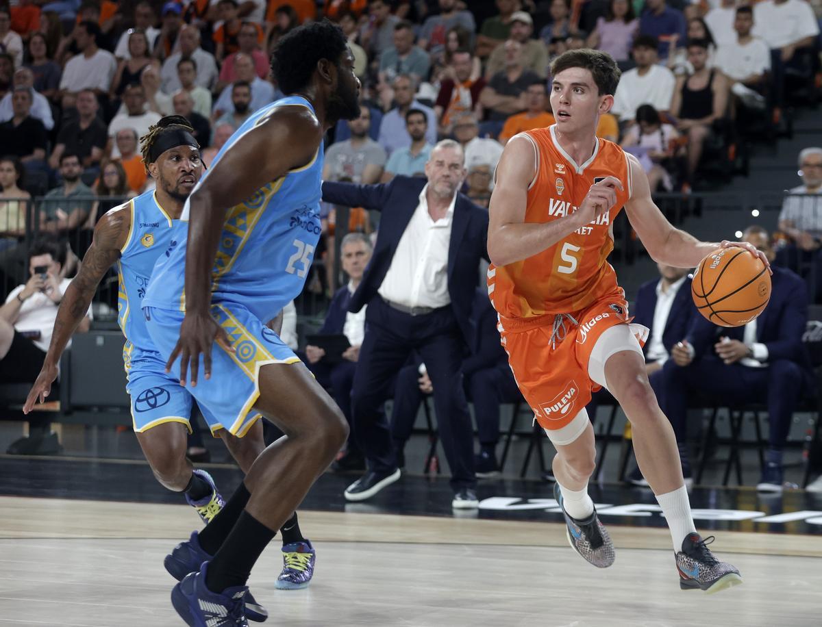 De Larrea, en el último partido ante el Gran Canaria en el Roig Arena.