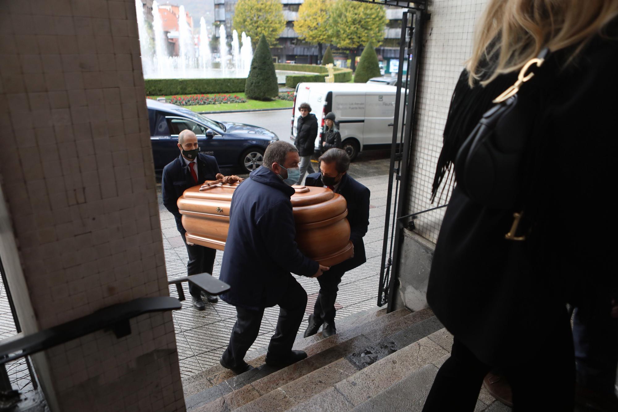 En imágenes: Funeral por Ingeborg Reiber, histórica tesorera y presidenta de Nuevo Futuro y viuda de Carlos Tartiere