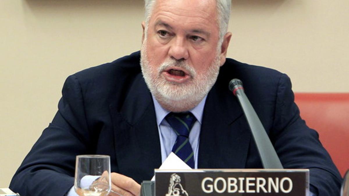 El ministro de Agricultura, Miguel Arias Cañete, el jueves, durante su comparecencia ante el Congreso.