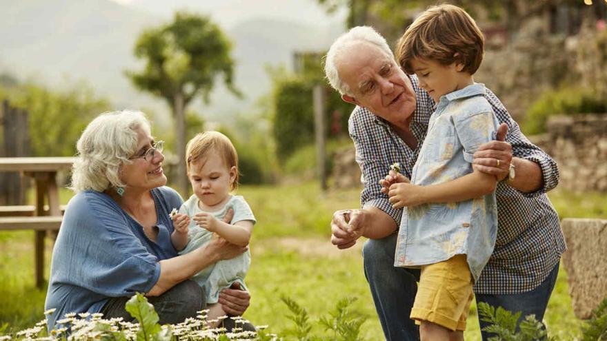 &quot;No cerramos los colegios para que los niños estén en la calle con los abuelos&quot;