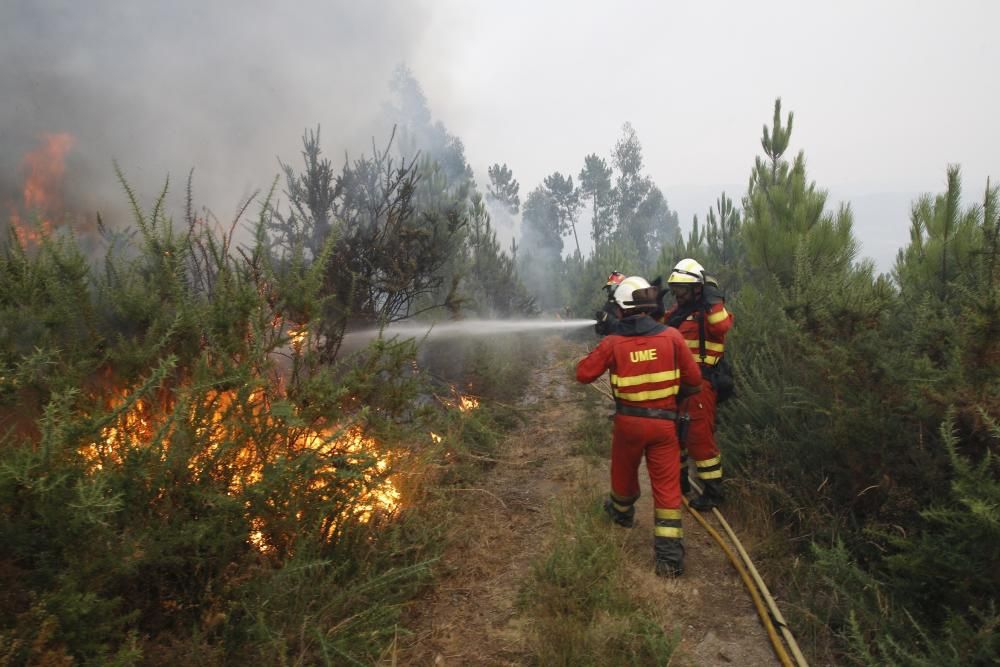 El fuego arrasa 6.000 Ha en Galicia en 4 días