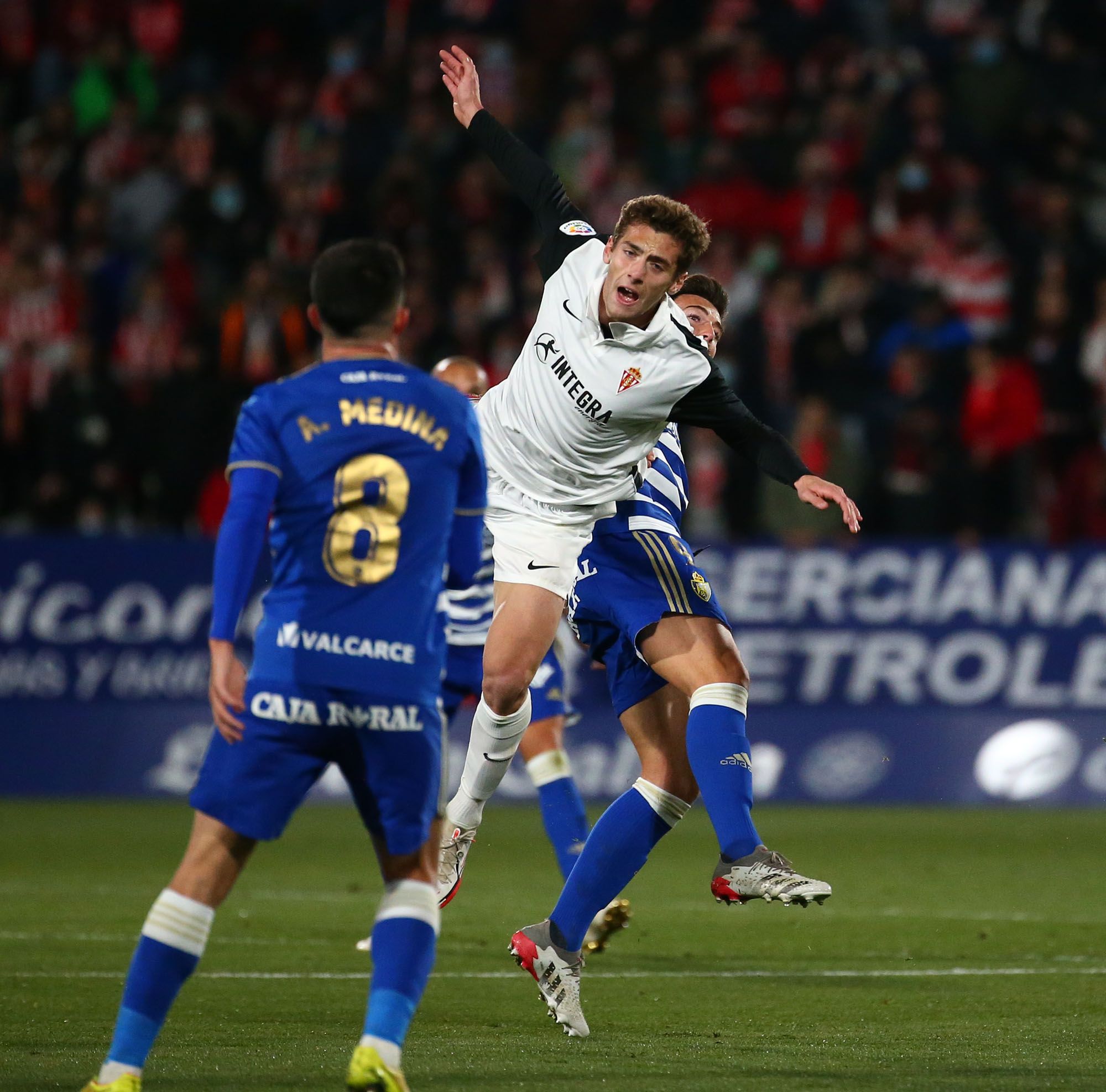 En imágenes: el Sporting cae con estrépito en El Toralín (4-1)