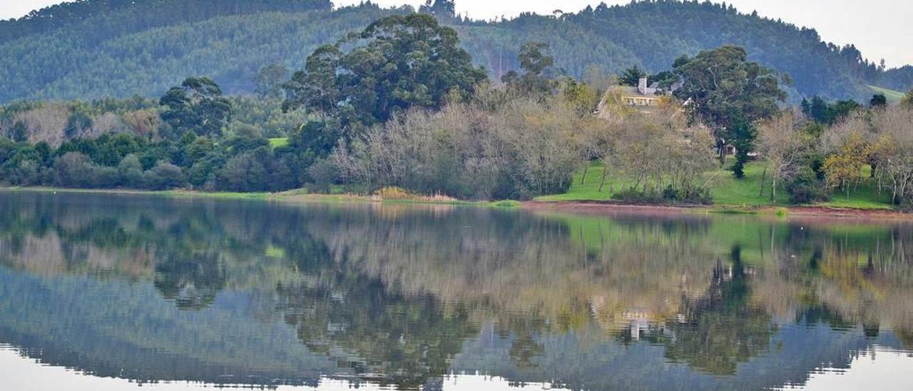 Reflejos de otoño en La Granda