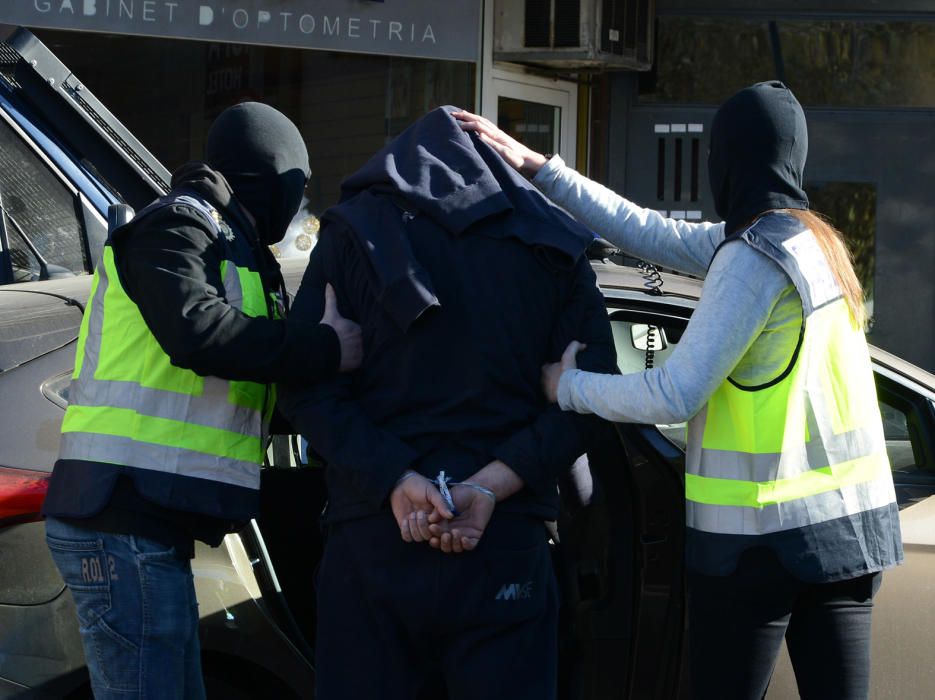 Detencions a Figueres per pertinença a Daesh