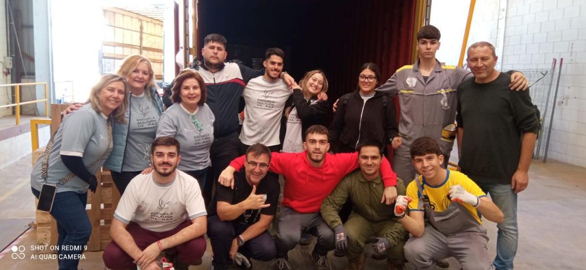 Voluntarios de la ONG Escuela Cultura de Paz