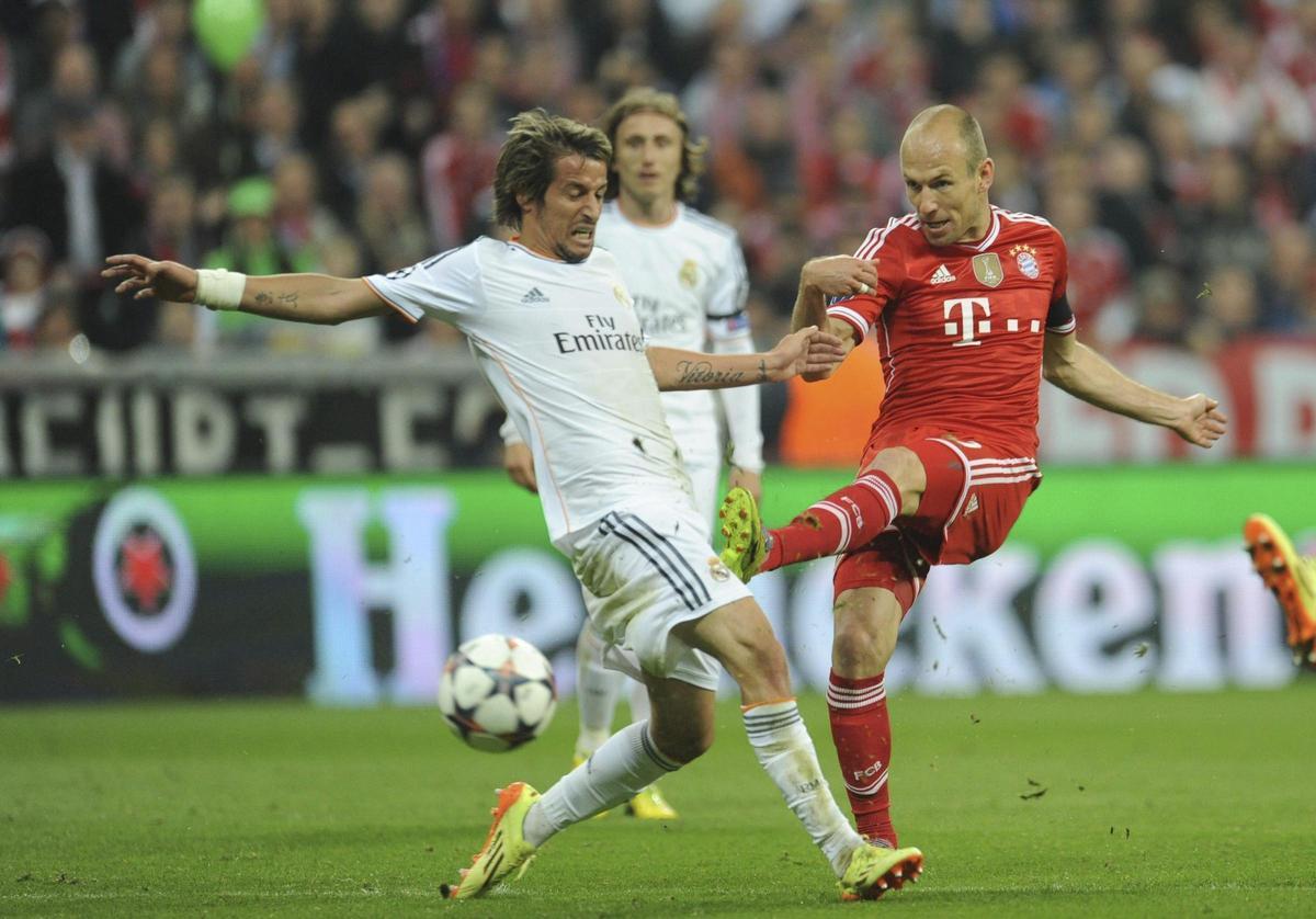 Robben, con la camiseta del Bayern en un partido frente al Real Madrid