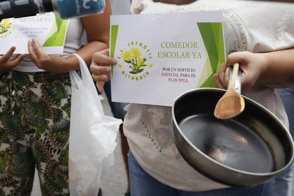 Manifestación en el colegio Altabaca por la falta de comedor escolar