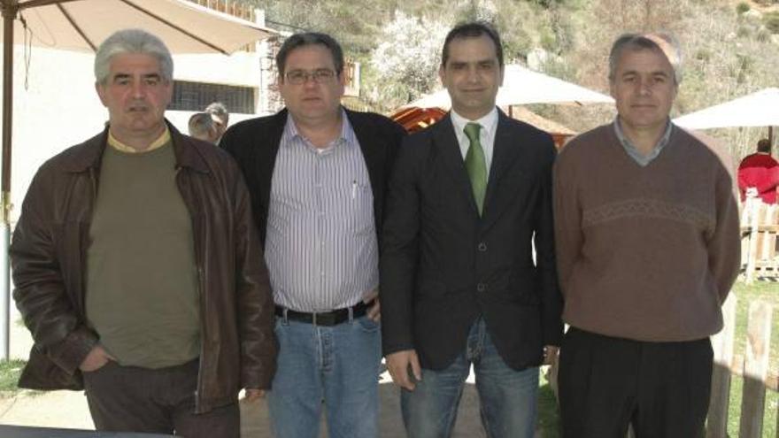 Munícipes de Viñas, Rábano y Fonfría con con el director general de «Duero-Douro».
