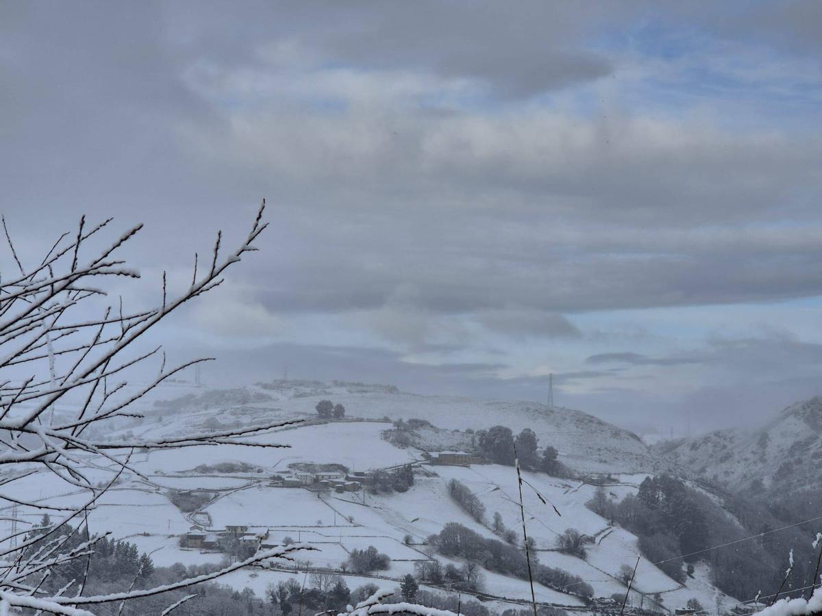 Panorámica de un punto nevado en Salas.