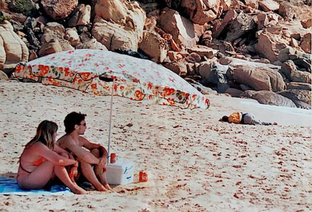 La fotografia con la que Javier Bauluz va guanyar el premi Pulitzer fa deu anys recorda a la recent troballa del petit nen sirià en una platja de Turquia.